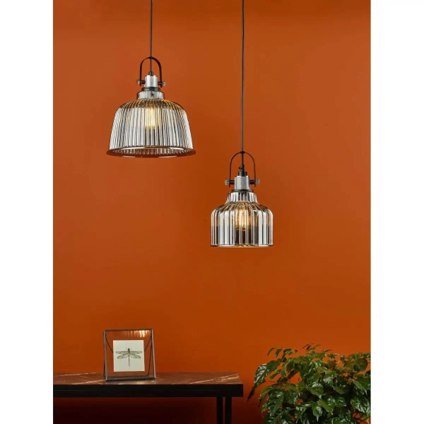 Industrialna wisząca lampa Rhode RHO8610 ryflowana chrom przydymiona