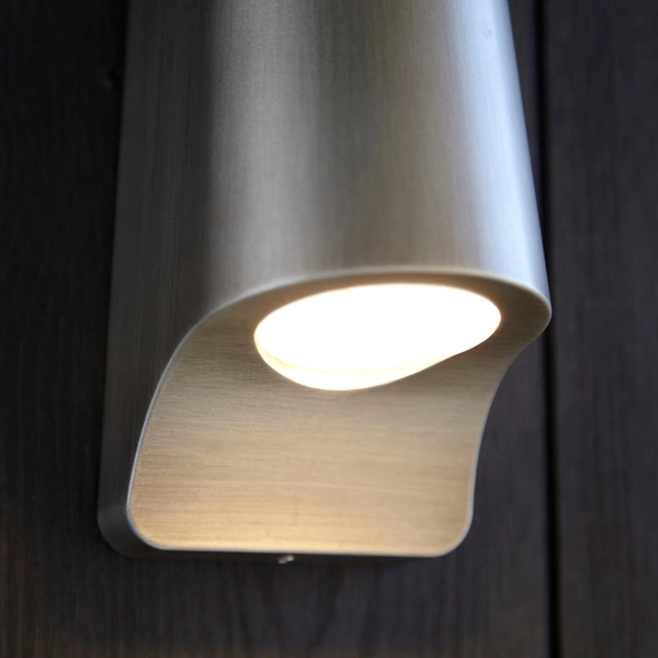 Zewnętrzny kinkiet L&-195536 LED 8W 2700K IP44 srebrny przezroczysty