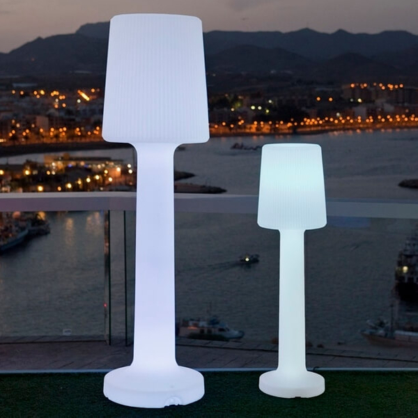 Nowoczesna lampa stojąca Carmen LUMCR165WLNW King Home IP54 na taras biała