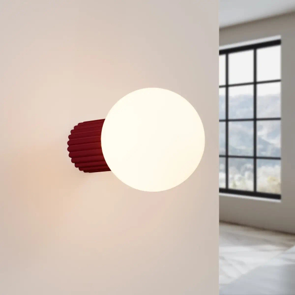 Naścienna lampa kulista HALO SL.1747 do łazienki kula biała burgundowa