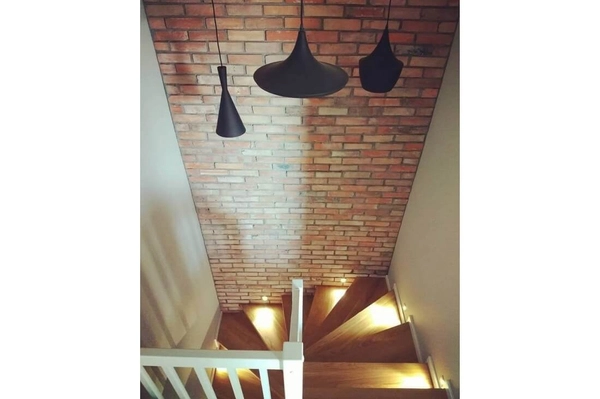 Industrialna lampa wisząca Vita metalowy stożek czarny złoty