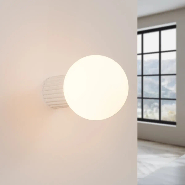 Kulista lampa ścienna HALO SL.1717 do łazienki IP44 beżowa biała