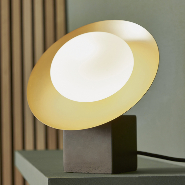 Stołowa lampa modernistyczna L&-192038 Light& okrągła złota brązowa