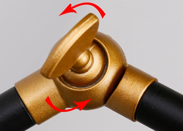 Industrialna lampa ścienna Truck na wysięgniku czarny złoty