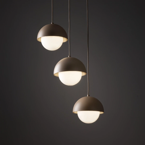 Minimalistyczna zwisająca lampa Bono Sabia 10720 mleczne kule beżowy