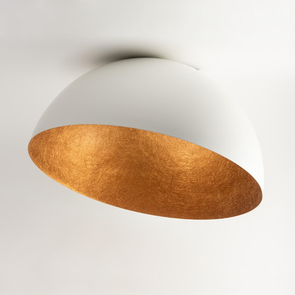 Sypialniana lampa sufitowa Sfera nad łóżko biała miedziana