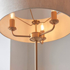 Stojąca lampa tkaninowa Highclere 110724 z abażurem beżowa mosiądz