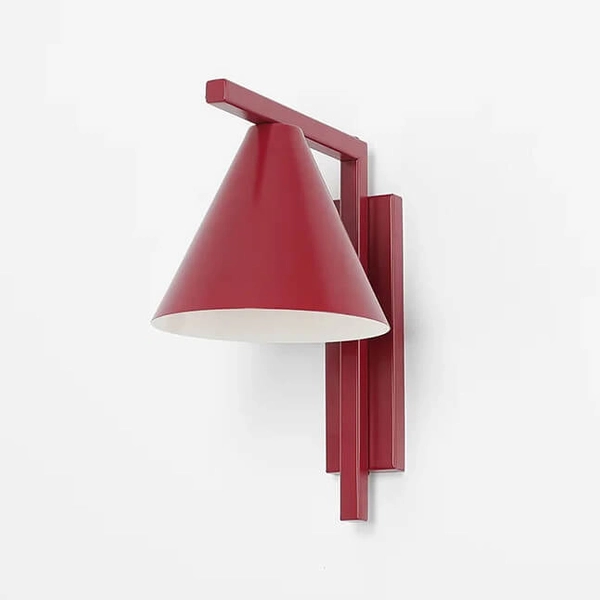 Metalowa lampa ścienna do jadalni Form 1108C15 Aldex stożek czerwony
