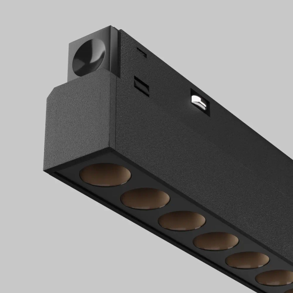 Podłużna lampa do systemu szyn magnetycznych TR031-4-24WTW-DD2-B czarny