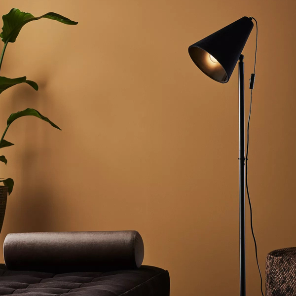 Podłogowa lampa skandynawska CILLA 107929 Markslojd na trójnogu czarna