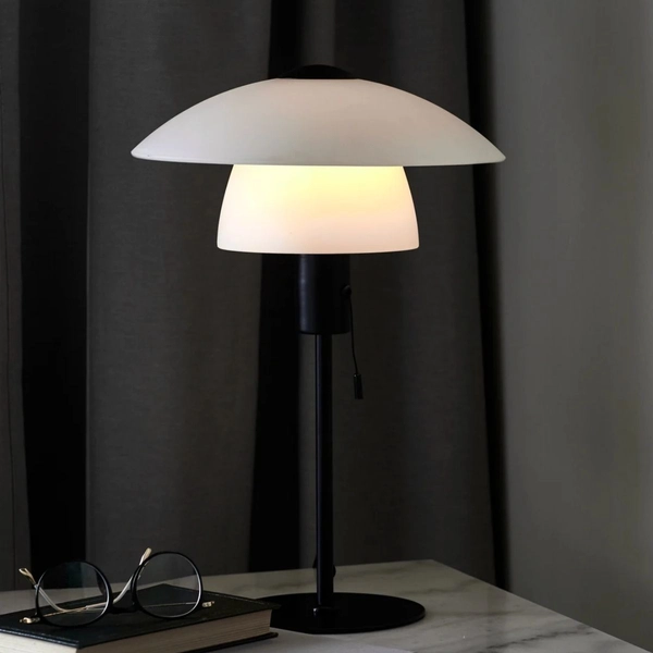 Skandynawska lampa biurkowa Verona 2010875001 Nordlux biała czarna