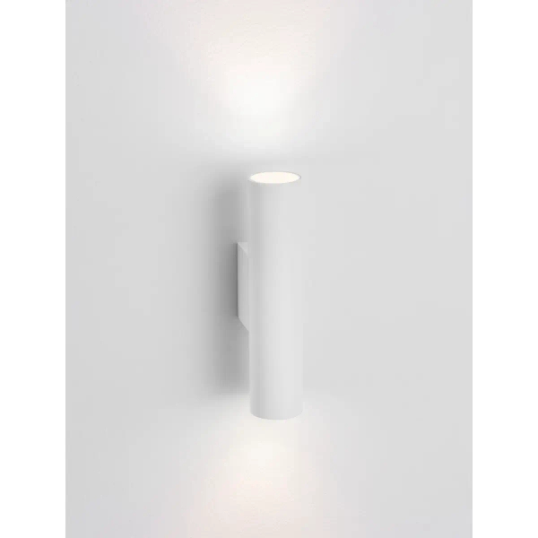 Podłużna lampa ścienna VALLERO LE45635 na przedpokój biała