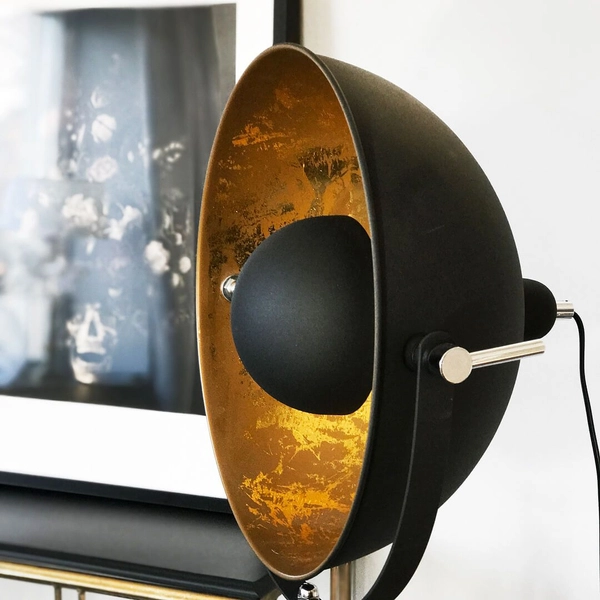 Industrialna lampa podłogowa Captain na trójnogu czarna