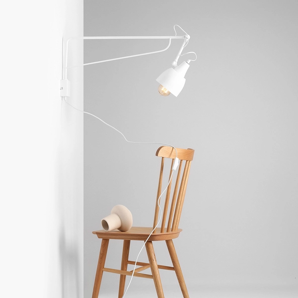 Biały kinkiet Soho 1002C_D Aldex reflektor na wysięgniku do gabinetu