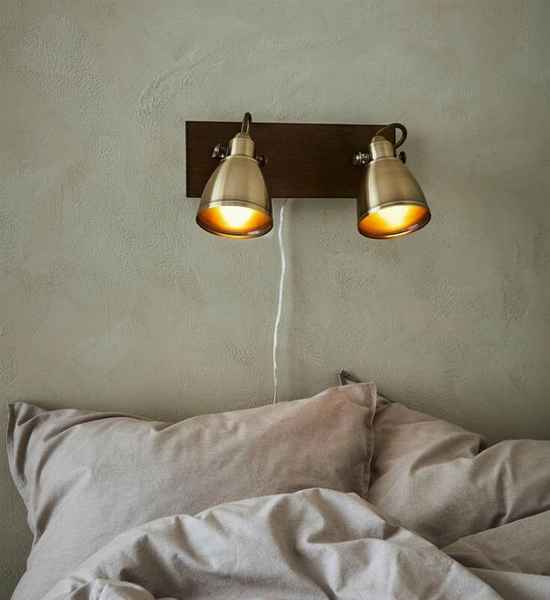 Kierunkowy kinkiet salonowy Native z regulacją loft brązowy