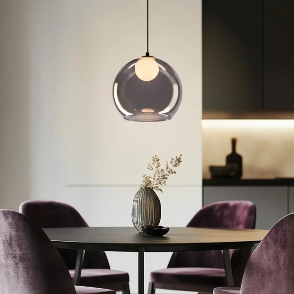 Lampa szklana wisząca nad wyspę Brin 31-38333 ball do sypialni przydymiona
