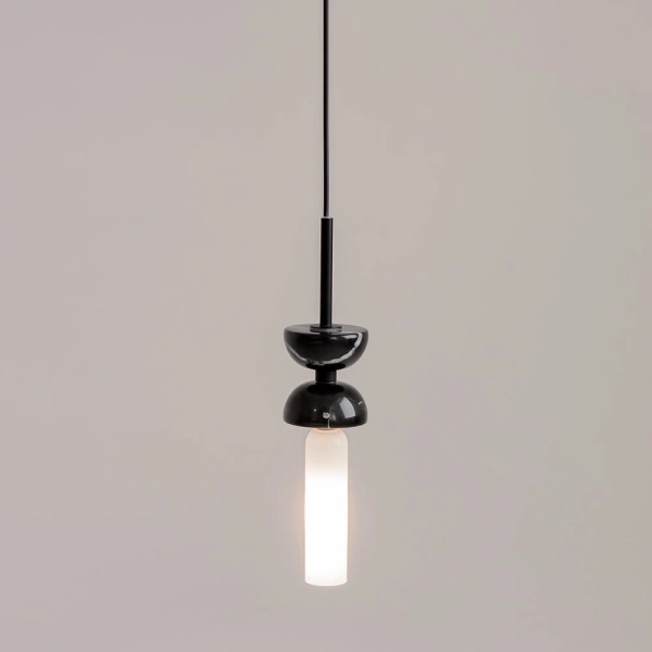 Wisząca lampa Kioto MOD178PL-01B marmurowa czarna biała