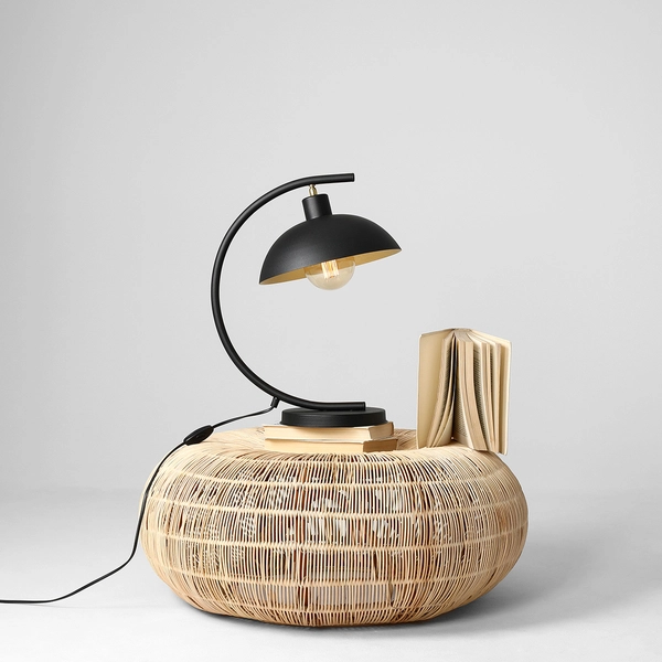 Metalowa lampa stołowa Espace 1036B1 Aldex stojąca do gabinetu czarna