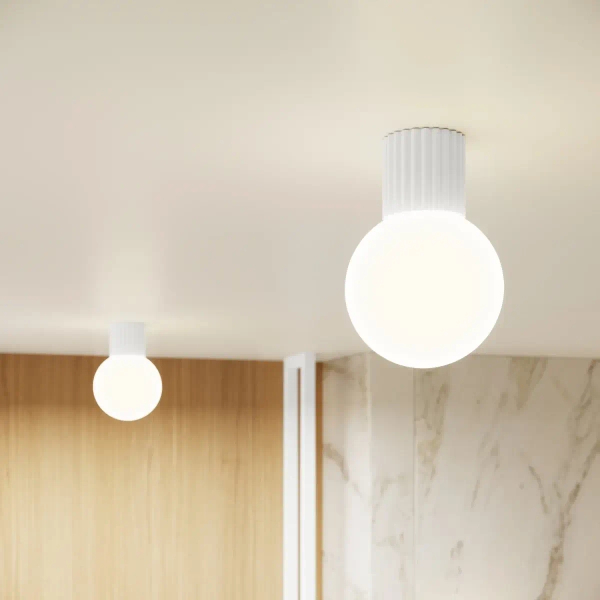 Lampa ścienna do łazienki HALO SL.1707 kula IP44 szklana biała