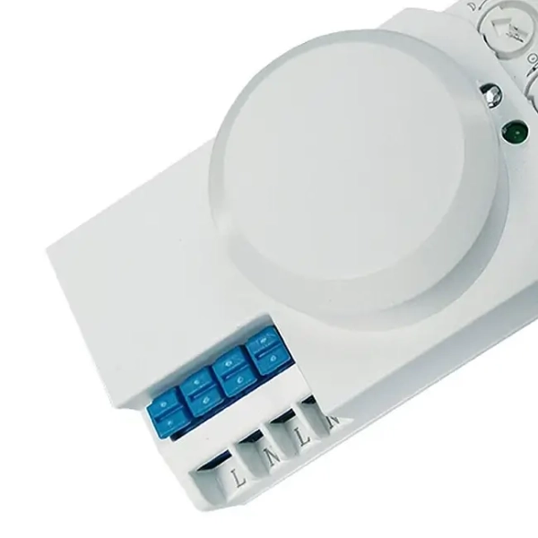 Czujnik ruchowo-zmierzchowy ACCESSORIES 8821 biały