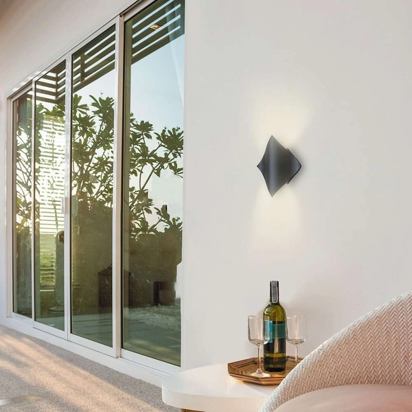 Modernistyczny kinkiet Navia 8130 Rabalux LED 11W 4000K IP65 metalowy czarny