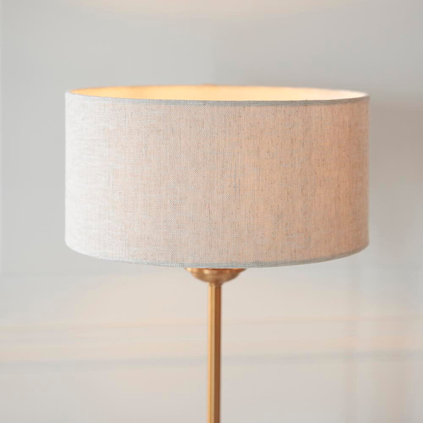 Nocna lampka z abażurem Highclere 110728 na komodę mosiądz beżowa