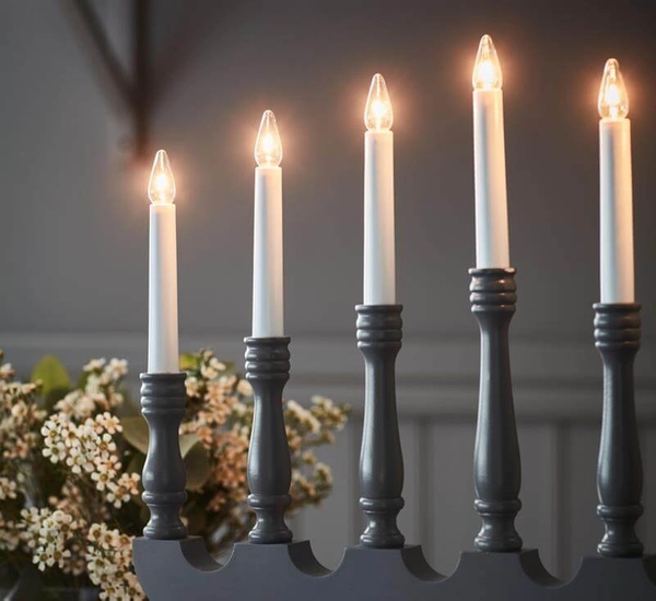 Bożonarodzeniowa lampa świecznikowa Svaneholm szara