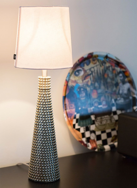 Stojąca lampa metalowa Lofty na szafkę nocną czarna abażur