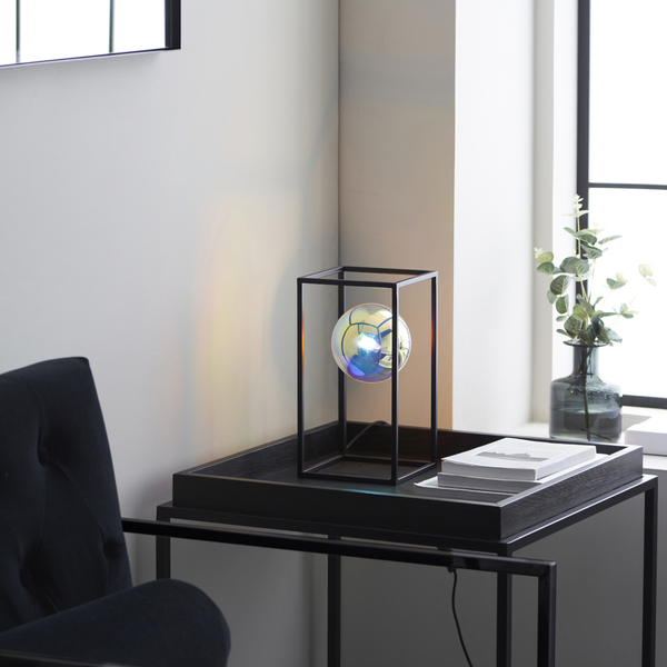 Futurystyczna lampa stołowa kula L&-197137 Light& klatka czarna