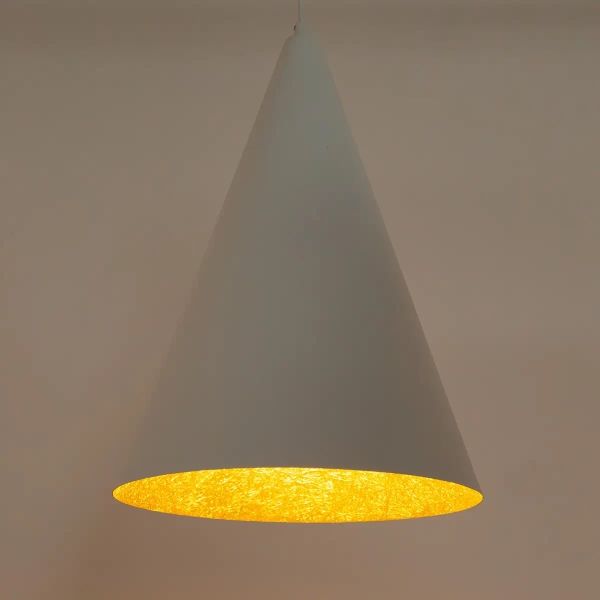 Minimalistyczna lampa wisząca VESUVIO 41026 stożek kompozyt biały