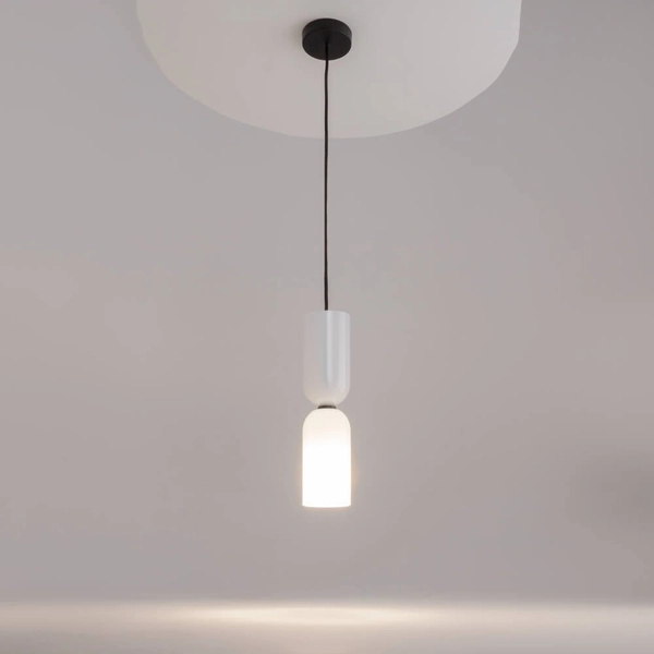 Zawieszana lampa Memory MOD177PL-01W Maytoni tubki do salonu czarna biała