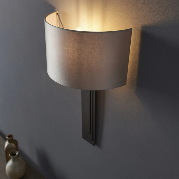 Salonowa lampa ścienna L&-195271 Light& z abażurem brązowa ecru