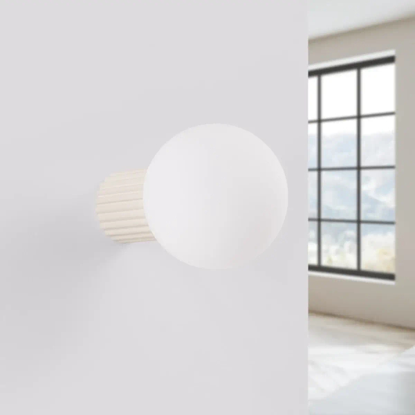 Kulista lampa ścienna HALO SL.1717 do łazienki IP44 beżowa biała
