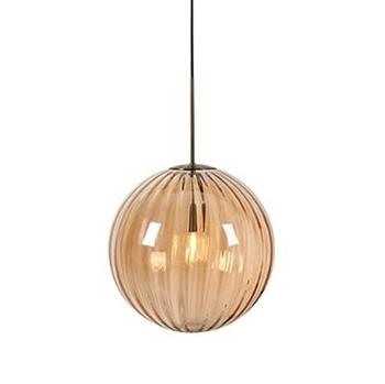 Szklana lampa wisząca Fengari 108763 Markslojd kula mosiądz bursztynowy