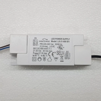 Podłużny transformator do ledów 10600 7-10x3W 230V biały